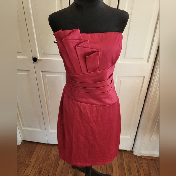 Roulette Dresses & Skirts - 4/$19  Red Strapless Ruffled Vale Dress Sz  10 Cocktail Party Wedding Guest